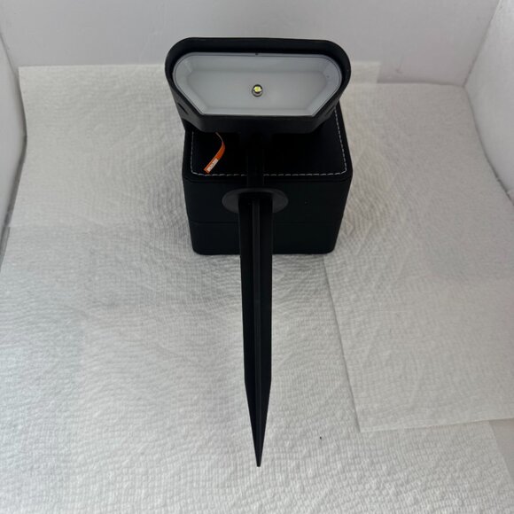 SOLAR PANNEL NIGHT LGHT - Picture 3 of 3